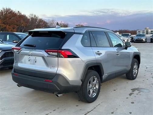 2025 Toyota RAV4 Hybrid XLE