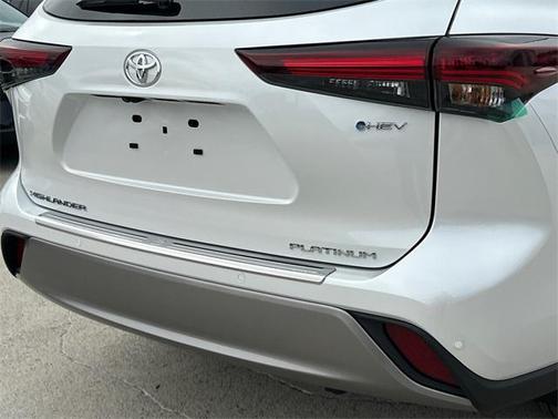 2026 Toyota Highlander Hybrid Platinum