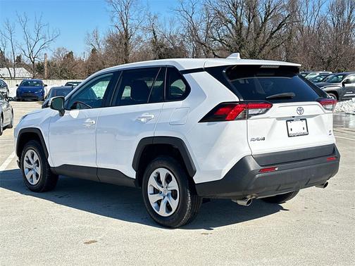 2023 Toyota RAV4 LE