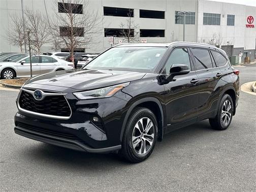2022 Toyota Highlander Hybrid XLE