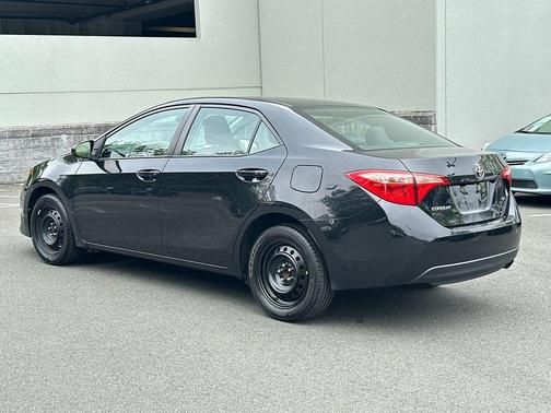 Black Sand Pearl 2018 Toyota Corolla LE