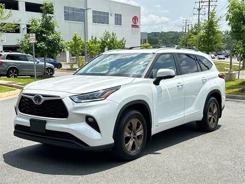 2023 Toyota Highlander Hybrid XLE