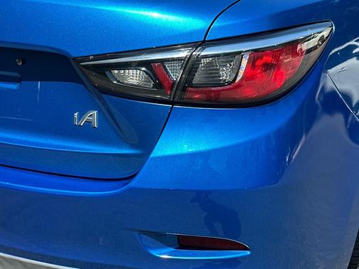 Sapphire 2018 Toyota Yaris iA Base