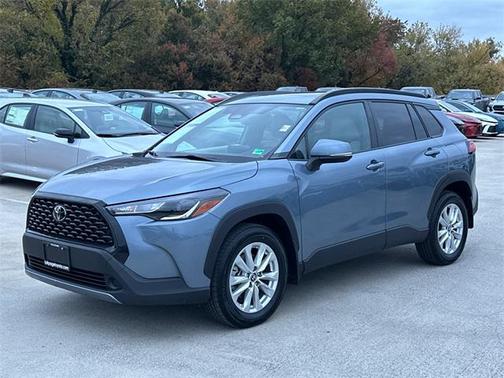 2024 Toyota Corolla Cross LE