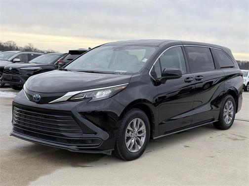 2024 Toyota Sienna LE