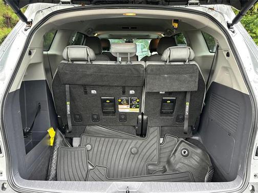 2022 Toyota Sienna XLE 8 Passenger