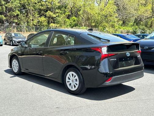 Midnight Black Metallic 2022 Toyota Prius LE