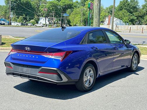 Intense Blue 2024 Hyundai ELANTRA SE