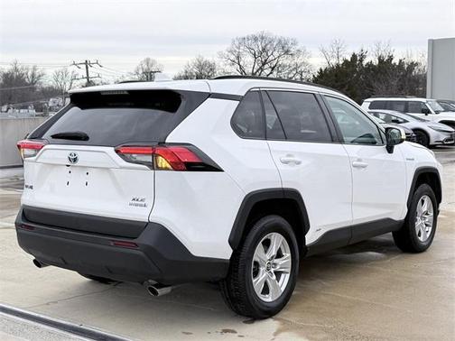 2021 Toyota RAV4 Hybrid XLE