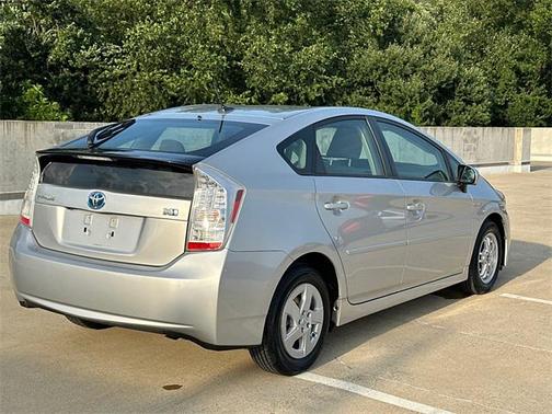 2010 Toyota Prius III
