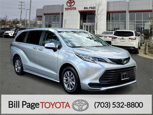 2023 Toyota Sienna LE