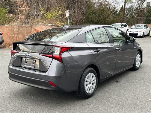 2022 Toyota Prius LE