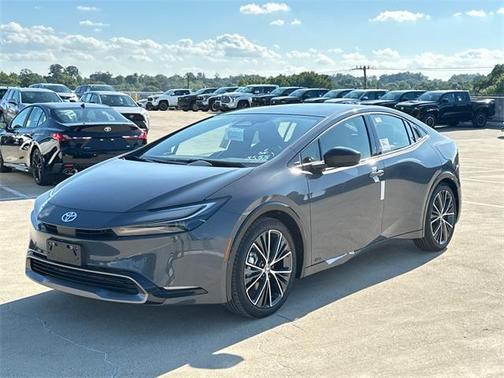2025 Toyota Prius XLE