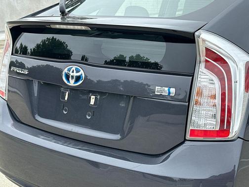 Winter Gray Metallic 2013 Toyota Prius Three