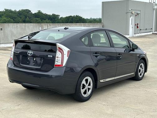 Winter Gray Metallic 2013 Toyota Prius Three