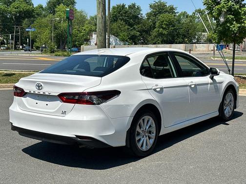 Ice Cap 2024 Toyota Camry LE