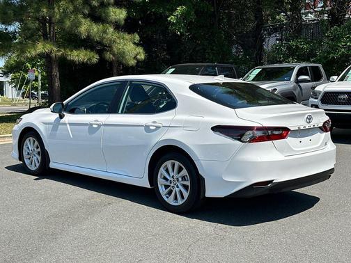 Ice Cap 2024 Toyota Camry LE