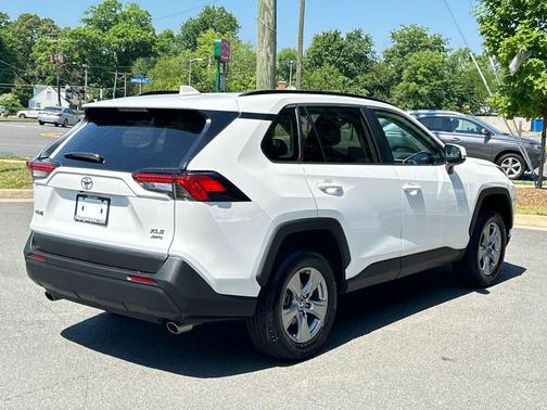 Ice 2025 Toyota RAV4 XLE
