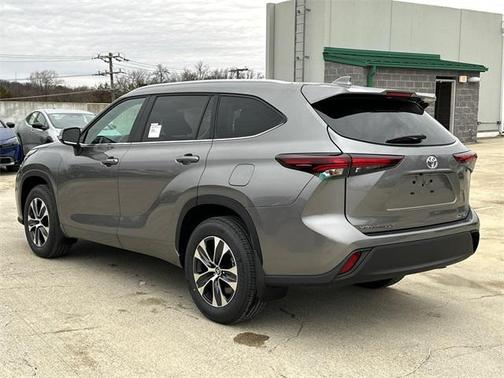 2026 Toyota Highlander XLE