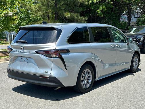 Celestial Silver Metallic 2023 Toyota Sienna LE