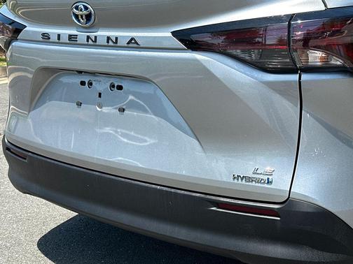 Celestial Silver Metallic 2023 Toyota Sienna LE