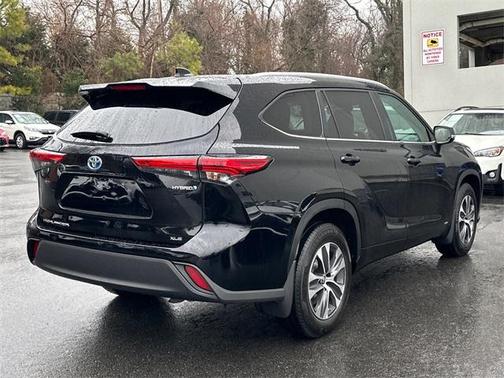 2023 Toyota Highlander Hybrid XLE