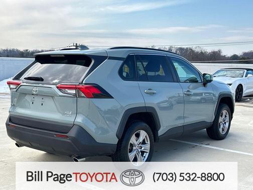 2022 Toyota RAV4 XLE