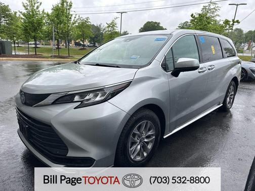 Celestial Silver Metallic 2022 Toyota Sienna LE