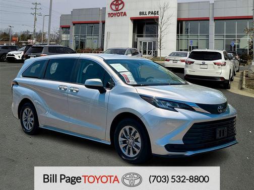 Celestial Silver Metallic 2022 Toyota Sienna LE