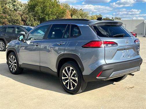 2025 Toyota Corolla Cross XLE