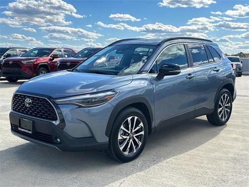 2025 Toyota Corolla Cross XLE