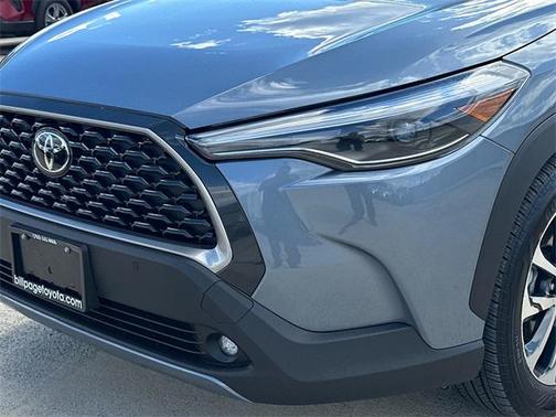 2025 Toyota Corolla Cross XLE