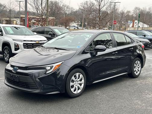 2025 Toyota Corolla Hybrid LE