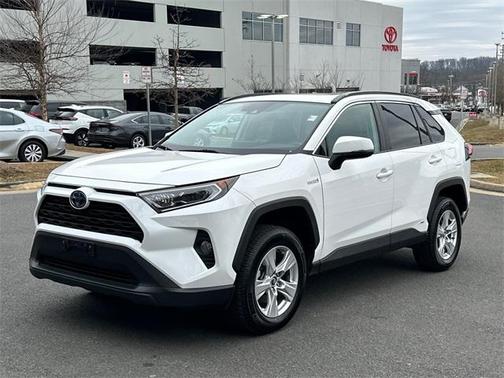2020 Toyota RAV4 XLE