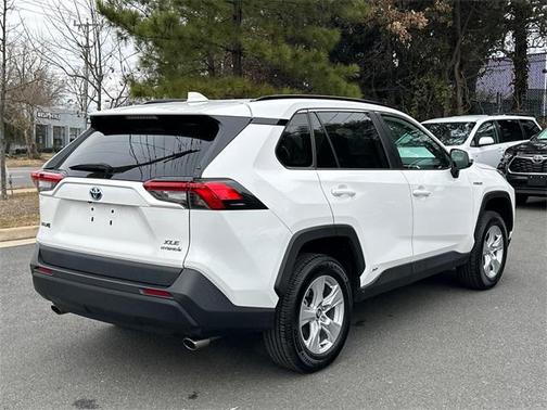 2020 Toyota RAV4 XLE