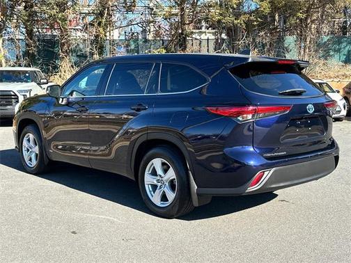 2022 Toyota Highlander Hybrid LE