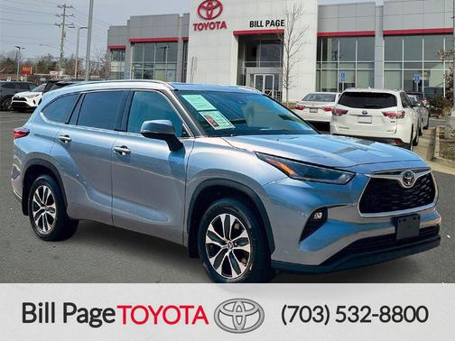 Moon Dust 2021 Toyota Highlander XLE