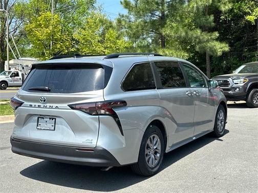 2024 Toyota Sienna XLE 7 Passenger