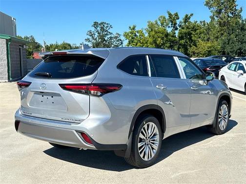 2025 Toyota Highlander Platinum