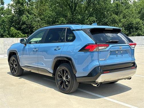 2022 Toyota RAV4 Hybrid SE