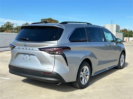 2025 Toyota Sienna XLE 7 Passenger