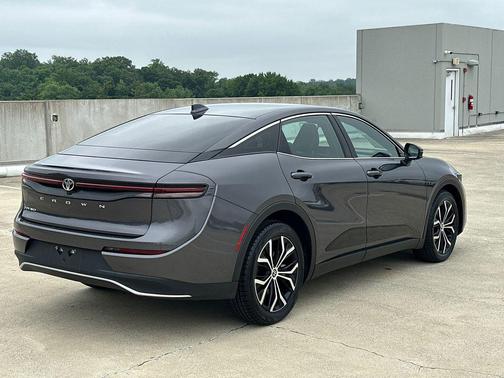 Magnetic Gray Metallic 2024 Toyota Crown XLE