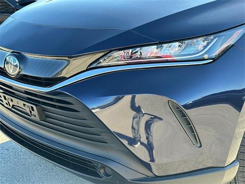 2022 Toyota Venza LE