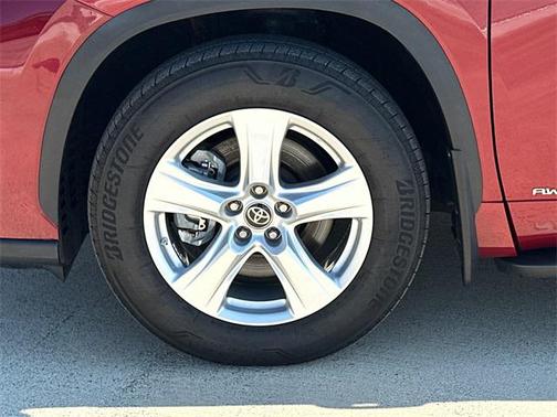 2022 Toyota Highlander Hybrid LE