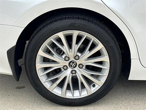 2020 Toyota Camry Hybrid XLE