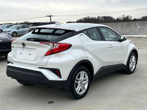 2021 Toyota C-HR LE