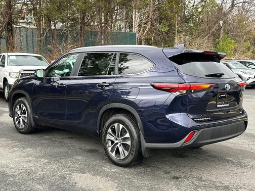 2024 Toyota Highlander Hybrid XLE
