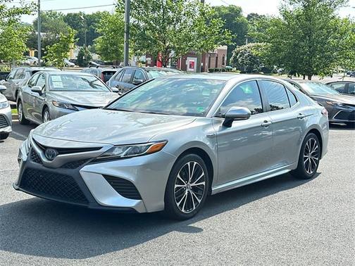 2019 Toyota Camry Hybrid XLE