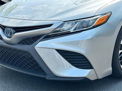 2019 Toyota Camry Hybrid XLE