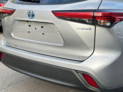 2022 Toyota Highlander Hybrid XLE
